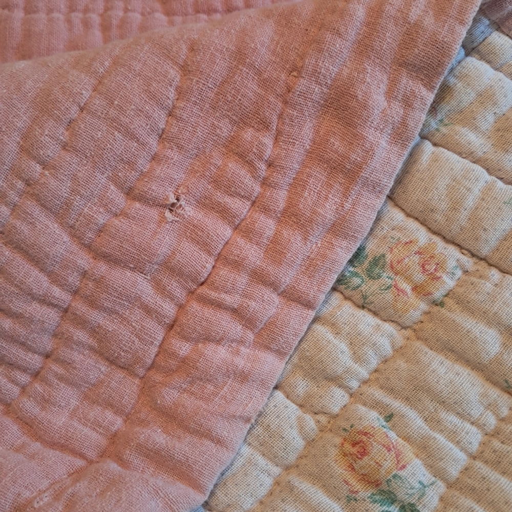 Vintage Antique Pink Quilt 68x84 Twin Floral Shabby Chic Cottage Retro Country - Picture 6 of 16